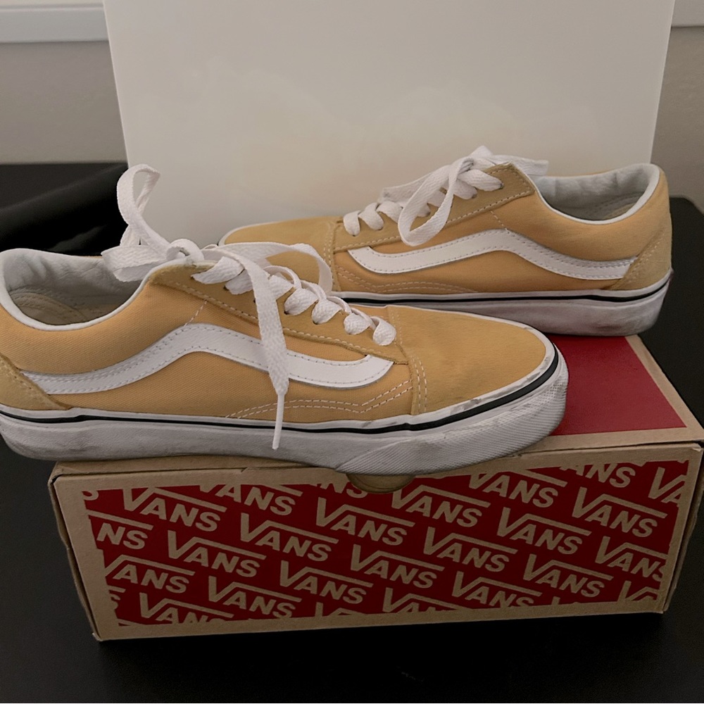 (6.5 Women’s) Yellow Vans